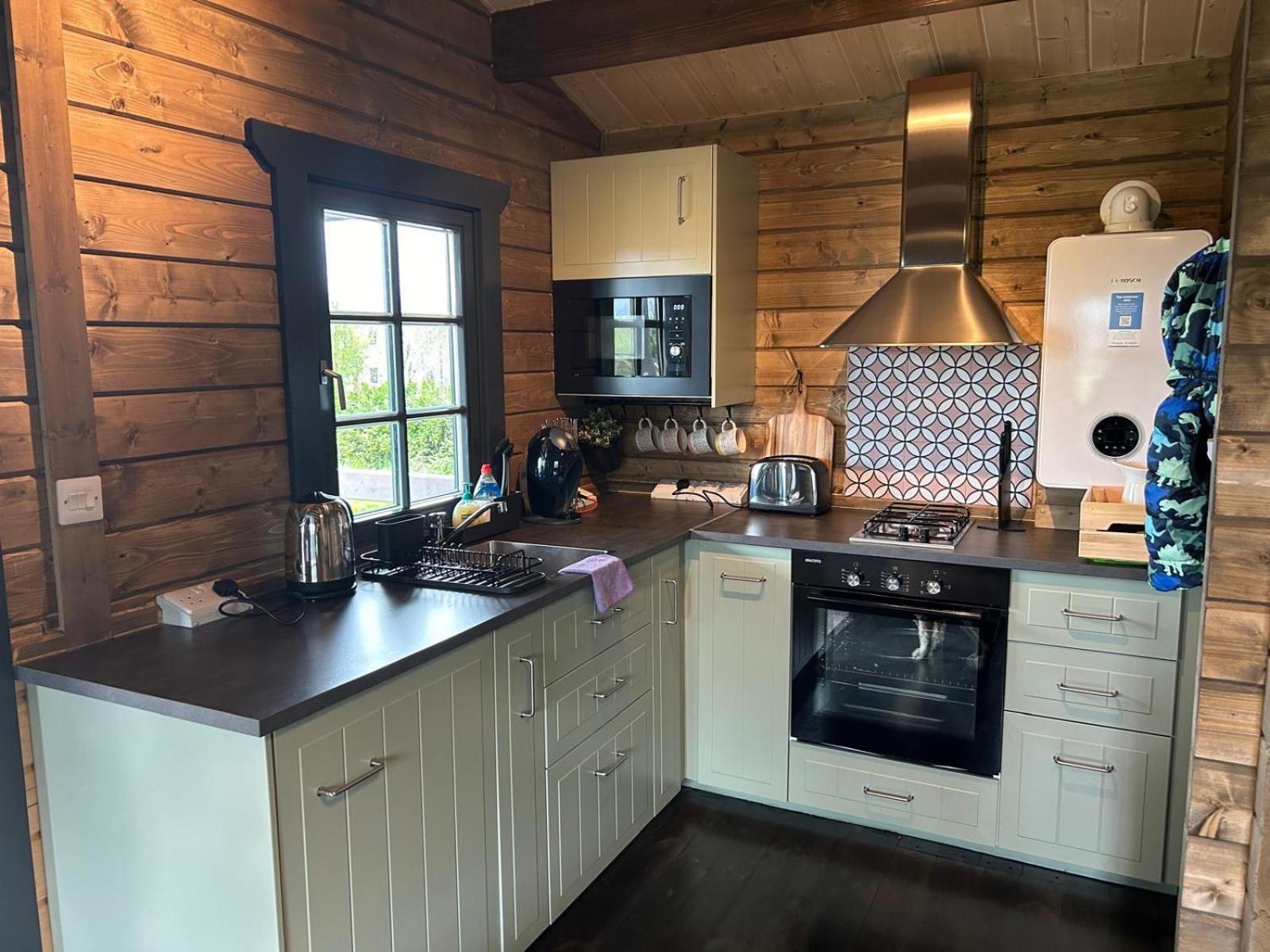 Little Rock Retreat Log Cabin With Hot Tub Castletown Gheoghegan Exteriér fotografie